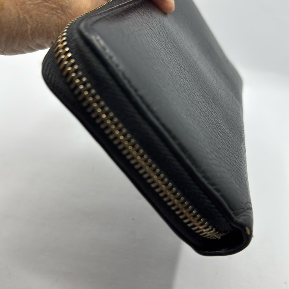 Gucci Pebbled Calfskin Soho Zip around Black Leather Wallet with Tassel 21341 - Picture 10 of 10